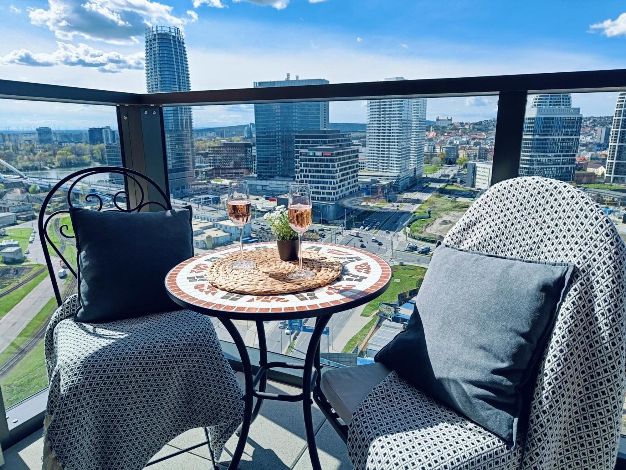Sag 20Th Floor Klingerka Residence Castle View Free Parking Free Wifi Bratislava Eksteriør bilde